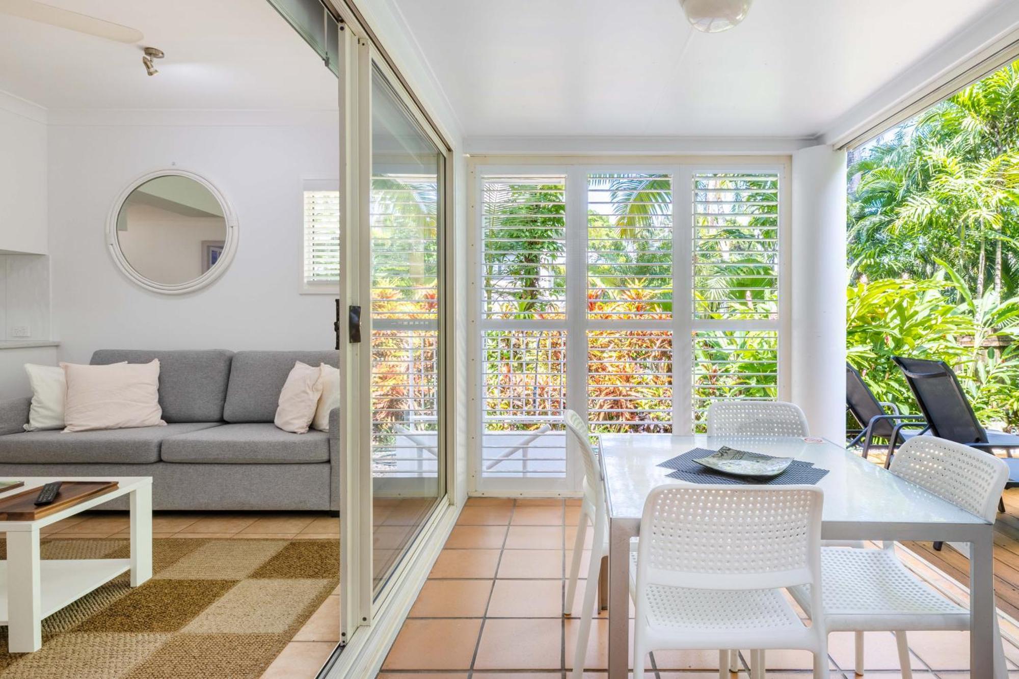 Port Douglas Apartments - Adults Only Oasis المظهر الخارجي الصورة